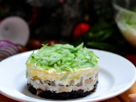 Салат с курицей и черносливом - простые пошаговые рецепты приготовления в домашних условиях с фото