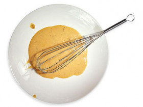 Соус к салату Цезарь в домашних условиях - как приготовить по классический или с горчицей, сыром и анчоусами