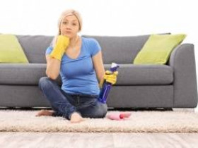 6 способов очистить диван в домашних условиях