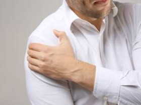 3 распространенные причины болей в плече, способы их лечения