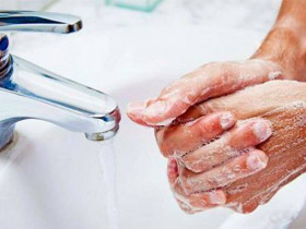 Почему все врачи советуют мыть руки с мылом в борьбе с covid-19