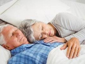 7 причин, по которым пожилым людям нужно лучше спать