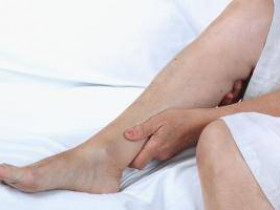 4 причины, почему по утрам болят ноги