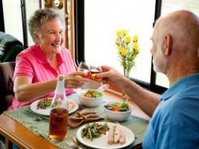 Старение и здоровье пищеварительной системы: 5 факторов, на которые следует обратить внимание