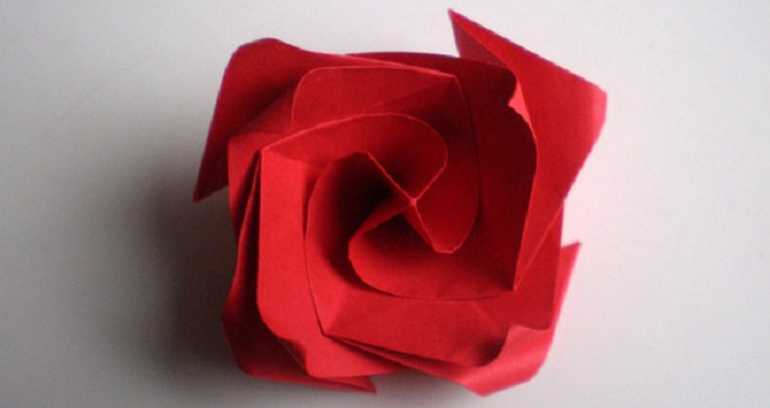 Готовое оригами Роза из бумаги