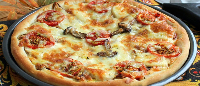 Пицца с белыми грибами