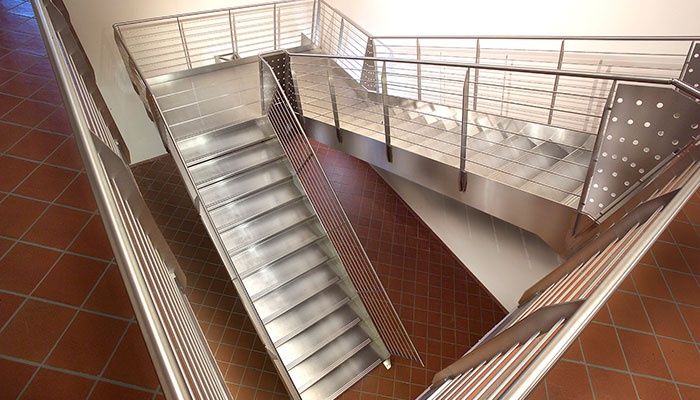 Маршевая лестница на второй этаж