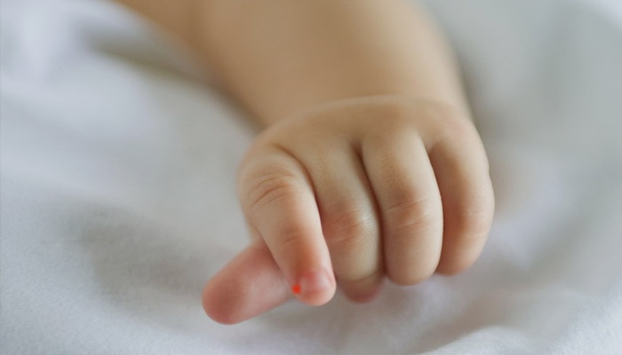 Нарыв на пальце возле ногтя у ребенка