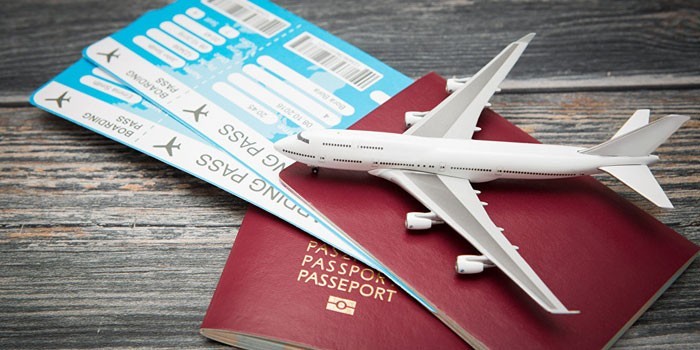 Паспорта и авиабилеты