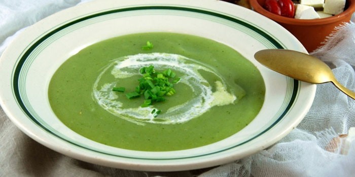 Низкокалорийный крем-суп из брокколи