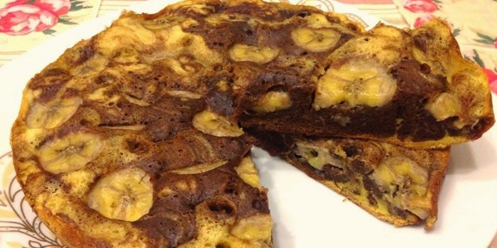 Готовый пирог с добавлением бананов